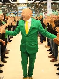 Luciano hang da havan é um grande apoiador de jair bolsonaro (psl), que ficou famoso por ter coagido seus funcionários a votarem e fazerem campanha a bolsonaro; Hang Dono Da Havan E Condenado Por Atacar Reitor Da Unicamp Com Fake News