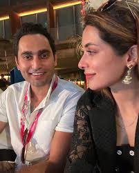 A special thank you to @azekah.daniel for being the most down to earth and  amazing co ambassador as we were the only two Pakistani influencers  representing our country at Meta's creator week