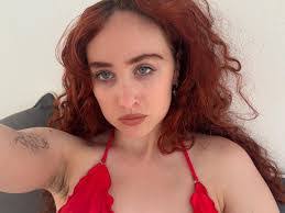 Anna Crooks's Instagram, Twitter & Facebook