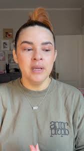 Durante la menopausia vamos a sufrir cambios y puede que hasta nos sintamos  perdidas, pero en el proceso nos podemos reencontrar y vivirlo sin dejar de  amarnos.