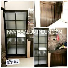 Nah berikut ini beberapa model dari kitchen set aluminium minimalis beserta harganya yang bisa menjadi referensi bagi anda. Lemari Piring Dari Bahan Aluminium Dan Kaca Rumah Dekorasi Rumah Desain Interior Rumah