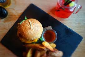 Vier Burgerherzen Bekommt Das 87 Stuttgart Nach Unserem Zweiten Burgerlichen Besuch Die Auswahl Ist Nicht Gross Aber Solide Burger Stuttgart Bekommen