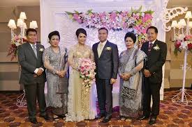 Semoga diberikan anak yang soleh dan solehah di mana mereka nanti dapat membahagiakan kedua orang tua dan menuntun kalian ke surga. Satu Padu Dua Suku Karo Jawa Drg Sally Rosita Keriahenta Tarigan Se Ak Weddingku Com