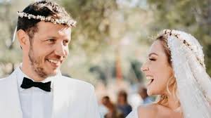 Ο γνωστός ποινικολόγος σπύρος δημητρίου αποκάλυψε στην ελεονώρα μελέτη για την γνωριμία του με την σύζυγό του ελεωνόρα ζουγανέλη και το πως την έπεισε να τον παντρευτεί. Elewnora Zoyganelh Spyros Dhmhtrioy H Prwtotyph Pros8hkh Poy Ekanan Sto Saloni Toys Eikona I Love Style