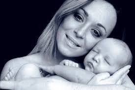 Lisa Marie gives birth