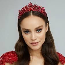 Karen Crown's Instagram, Twitter & Facebook