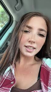 Jasmine Moyer's Instagram, Twitter & Facebook