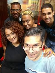 Radio One avec vous en ce jeudi 18 janvier. Daniella, et l'équipe en studio  pour suivre "Berguitta" toujours dans la région et à nous titiller. À vos  claviers... Vos messages now ✌️ #