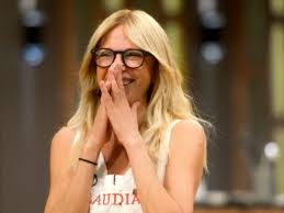 El paso de claudia fontán por masterchef celebrity 2 provocó opiniones encontradas y hasta versiones de acomodo cuando la participante fue. Cstvjigrfgob2m