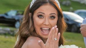 Agnieszka mrozińska (28 l.) przyszła na premierę filmu „lego batman razem ze swoim partnerem, projektantem alexem capricem i córeczką nadią. Ywo5hxiae0iarm