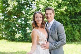 Manchmal geht es einfach nur um die liebe #happywifehappylife #justthetwoofus #iloveyou @chris_niedieck.und euch allen wünsche ich einen schönen start in die. Alles Was Zahlt Jenny Steinkamp Tragt Freizugiges Brautkleid Gala De