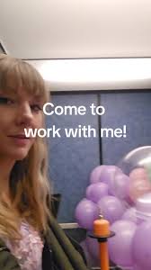 Come to work with me! I had so. much. fun. at this under the sea themed  party at the Newport Aquarium! I got to do decor, face painting, AND  balloon twisting in their absolutely gorgeous event space! ...