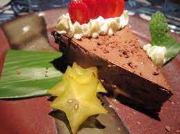 mama s fish house chocolate kuau pie cookie crust with caramel oozing out and a dreamy chocolate filling to die for fun desserts desserts cookie crust