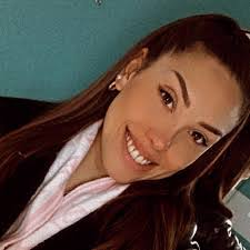 Iris Viera's Instagram, Twitter & Facebook