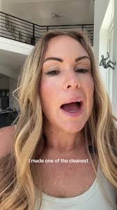 Gorgeous glow ✨ No toxic junk ☠️ USA made 🇺🇸 Vegan 🌱 Cruelty Free 🐰  That's all. #selftan #cleanbeauty #faketan #selftanner