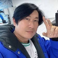 Lee Win (@leewin8999)