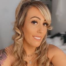 Jayne Linton's Instagram, Twitter & Facebook