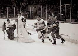 Rare Si Photos Of The Late Gordie Howe Detroit Red Wings Sports Illustrated National Hockey League