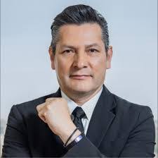 Gilberto Leyva's Instagram, Twitter & Facebook