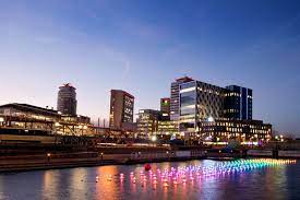 Brand new apartments to rent with stylish interiors, integrated white goods and excellent storage. Salford Quays Guide What You Need To Know If You Are Renting Or Buying A House Manchester Evening News