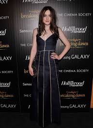 Watch dakota fanning at twilight: Dakota Fanning At The Twilight Saga Breaking Dawn Part 2 Premiere In New York Hawtcelebs