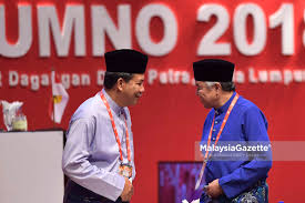 Mesyuarat perwakilan dan pemilihan umno peringkat bahagian dan majlis tertinggi, bermula hari ini dengan tumpuannya terarah kepada perebutan jawatan presiden parti itu. Penurunan Kuasa Kepada Bahagian Perlu Diteliti Elak Politik Wang Malaysiagazette