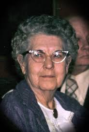 Saundra Warren's Instagram, Twitter & Facebook