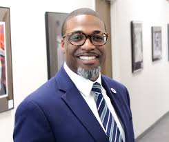 Today, the Tuscaloosa County School District named an interim  superintendent. Bryan Henry WBRC has the details here. tinyurl.com/yc6dbxjk