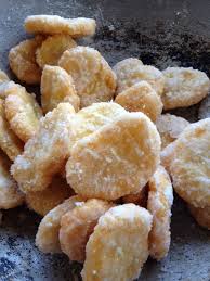 Kuih tepung gomak atau juga dieja sebagai buah gomok, atau gomok atau turut dikenali sebagai kuih buah beluru adalah sejenis kuih yang terkenal di pantai timur seperti kelantan dan terengganu. Resipi Kuih Getas Lembut Lemak Manis Yang Wajib Dicuba