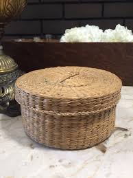 Pin By Barbees Treasures On Korpe Wicker Basket With Lid Vintage Wicker Baskets Wicker