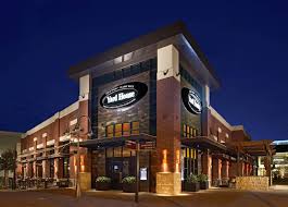 Food Beer Music And People Here At The Yard House Temecula Restaurants Restaurant Exterior Restaurant Exterior Design