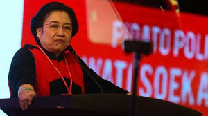Dunia media social kembali dibuat rame dengan beredarnya candaan karikatur atau yang biasa disebut meme antara foto joko widodo dengan foto megawati soekarno putri. 42 Ide Megawati Presiden Penuaan Fotografi Orang Tua