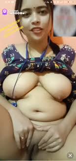 Extreme beauty aunty pussy showing - ThisVid.com