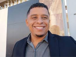 RENUNCIÓ SANDY ROSARIO DEL PRM El dirigente Sandy Rosario Valenzuela, hijo  de la señora Reyna Valenzuela, renuncia de manera irrevocable del PRM. En  una comunicación enviada al presidente del Partido Revolucionario Moderno