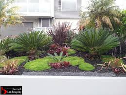 Mulched Roadside Garden Photographed By Deresch Landscaping Dl11130 025 0001 Coastal Gardens Gorgeous Gardens Growing Vegetables