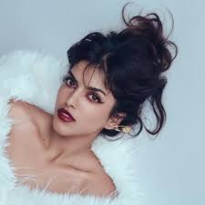 Sasha Bhasin (@SashaBhasin)