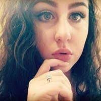 Elisha Stoddard's Instagram, Twitter & Facebook