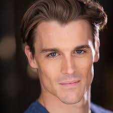 Michael Underhill's Instagram, Twitter & Facebook