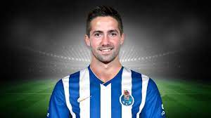 Premier league newcomers wolves have signed portugal midfielder joao moutinho from monaco for £5m on a. How Good Was Joao Moutinho At Fc Porto Youtube