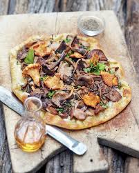 Champignons 3 Idees De Recettes Faciles Qui Changent Du Risotto Pizza Champignon Recettes De Cuisine Champignon Recette