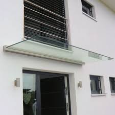 Freitragendes Vordach Ohne Zusatzliche Trager Auch Indirekte Beleuchtung Moglich Einfahrt In 2019 Fenster Und Turen Vordach Und Internorm Fenster