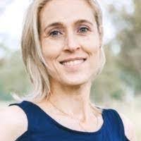 Deidre Henning's Instagram, Twitter & Facebook