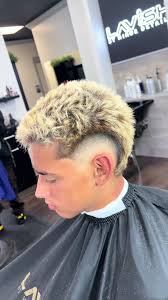 All you have to do is Spray Play & Flex Enjoy the application and smiles  that come along with it 😊 #PumpPowder #pumpSQUAD #Texture #Mullet  #hairtutorial #fluffyhair @Lavish by Minor Details