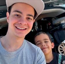 Andres Chaves (@_andreschaves) • Instagram photos and videos