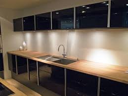 Black And Timber Can Be A Striking Combination As Seen In This High Gloss 2 Pack Kitchen Www Buildingwork Timber Kitchen Black Gloss Kitchen Kitchen Cupboards