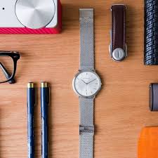自由を生み出す 薄さ2 33ミリ のムーブメント ミニマムなデザインに加えて 薄さ を追求したフォルムが驚くほど心地いいです monocojpで 腕時計 って検索 monocojp 時計 腕時計 デザインウォッチ leather watch leather accessories