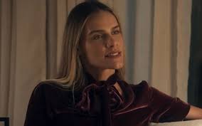 Sara da novela Travessia é trans? Atriz rebate buscas por gênero: 'Sofria  bullying' · Notícias da TV