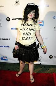 In this commercial, kelly taylor is the satisfied customer of a local car dealership. Kelly Osbourne Shows Off 85 Lbs Weight Loss In Black Outfit Hollywood Life