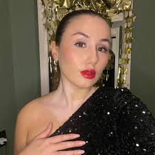 Carolin🤍✨ (@carolinxbx)