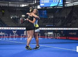 Claudia Jensen y Carla Mesa vencen a Collombon y Castelló en Vigo